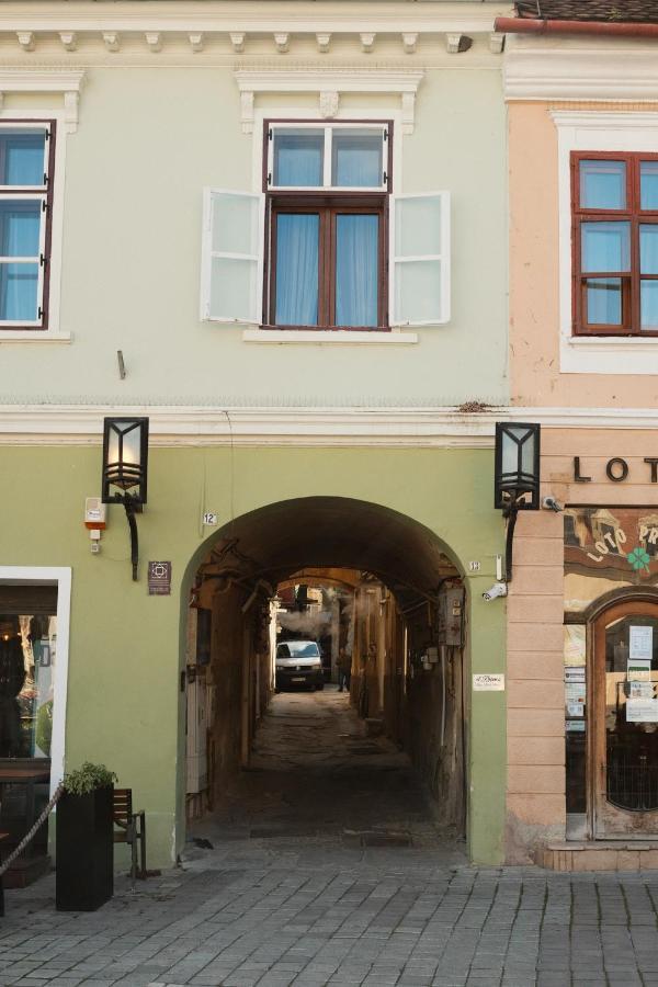 Cozee Studio - In Inima Brasovului Exterior foto
